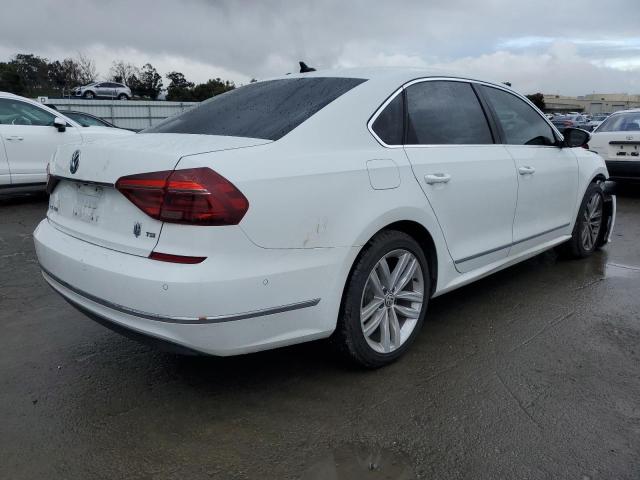 Photo 2 VIN: 1VWCA7A35JC011617 - VOLKSWAGEN PASSAT 