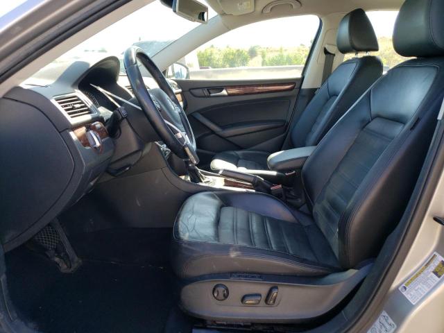 Photo 6 VIN: 1VWCH7A35CC015617 - VOLKSWAGEN PASSAT 