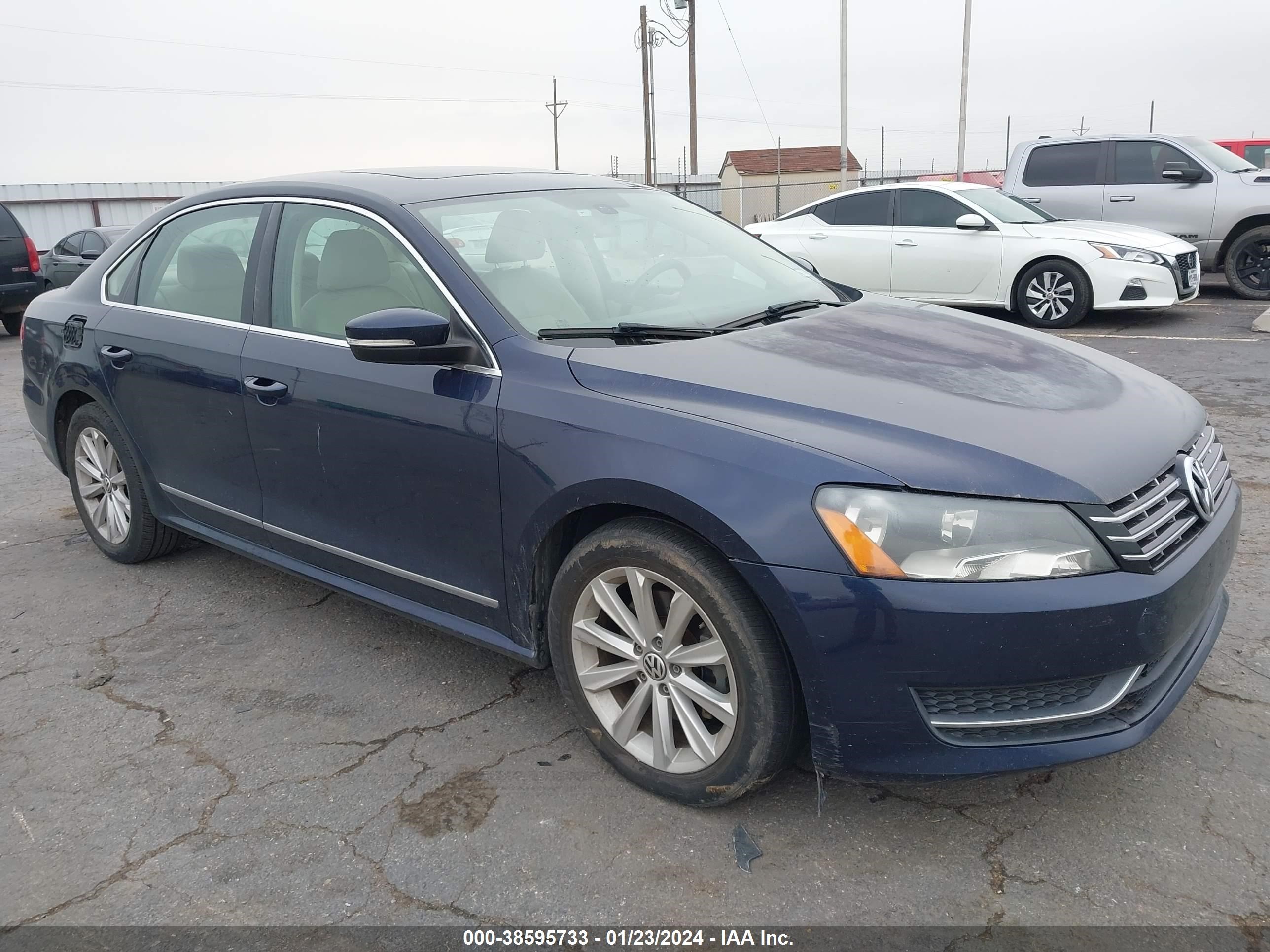 Photo 0 VIN: 1VWCH7A37CC059781 - VOLKSWAGEN PASSAT 