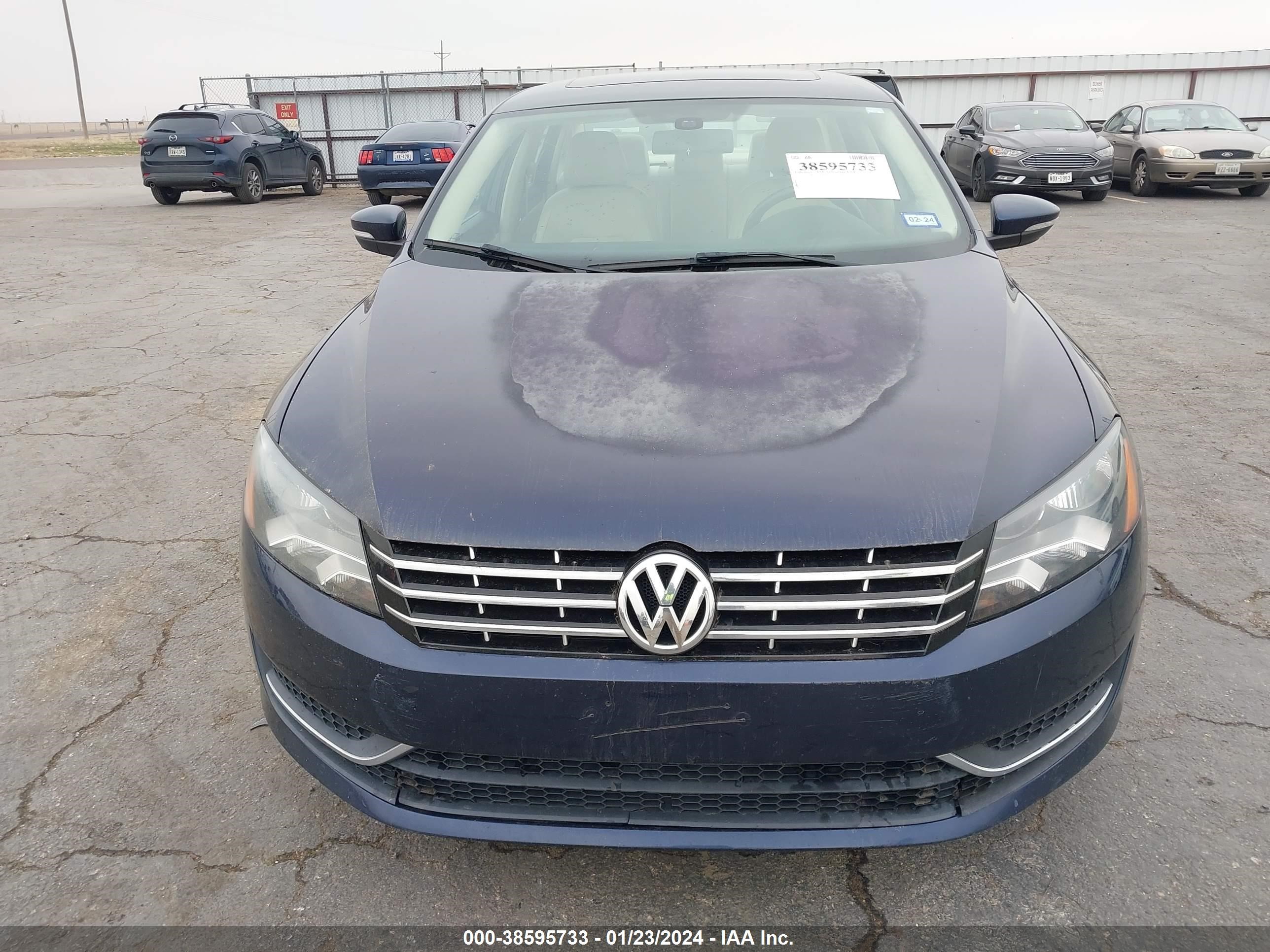 Photo 5 VIN: 1VWCH7A37CC059781 - VOLKSWAGEN PASSAT 