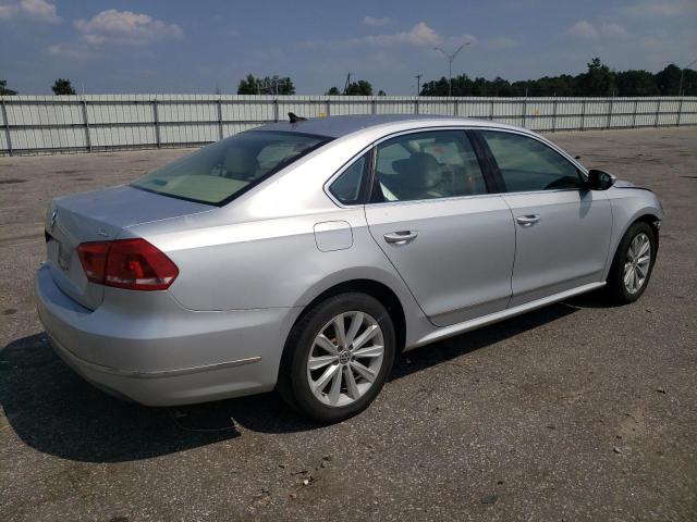 Photo 2 VIN: 1VWCH7A37CC074832 - VOLKSWAGEN PASSAT 