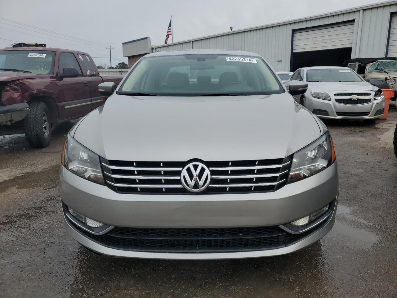 Photo 4 VIN: 1VWCH7A37DC079448 - VOLKSWAGEN PASSAT 