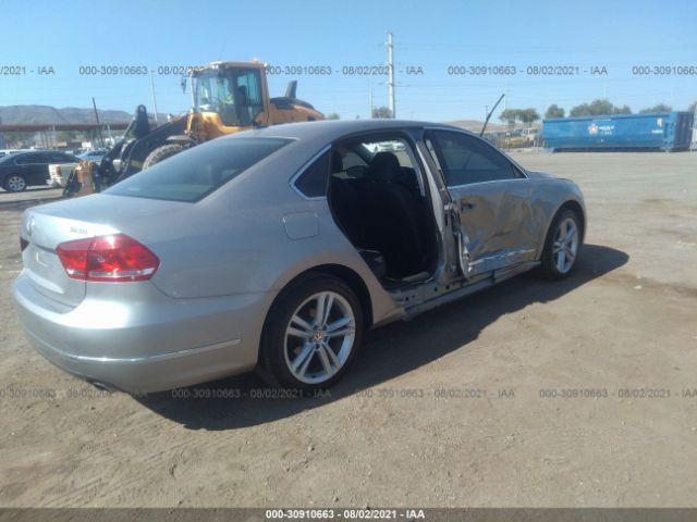 Photo 3 VIN: 1VWCM7A30CC082847 - VOLKSWAGEN PASSAT 