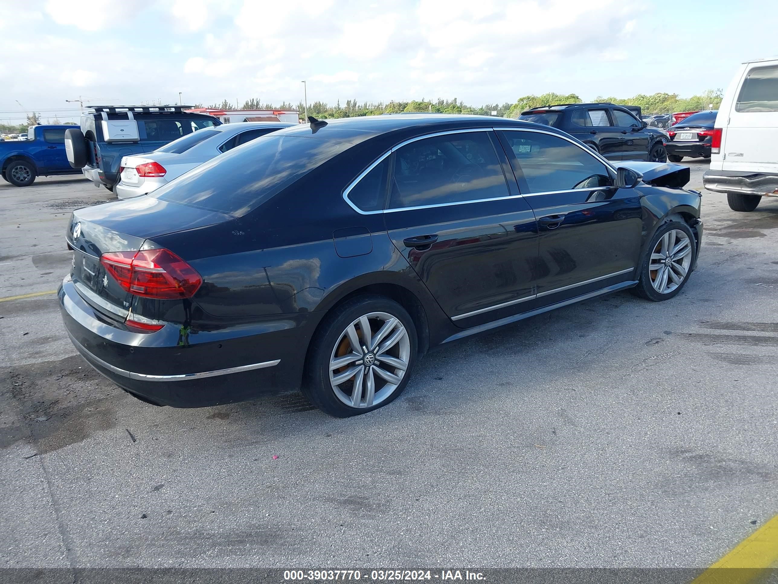 Photo 3 VIN: 1VWCM7A35HC010582 - VOLKSWAGEN PASSAT 