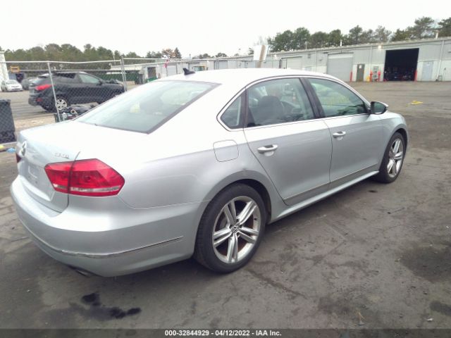 Photo 3 VIN: 1VWCM7A38CC009130 - VOLKSWAGEN PASSAT 