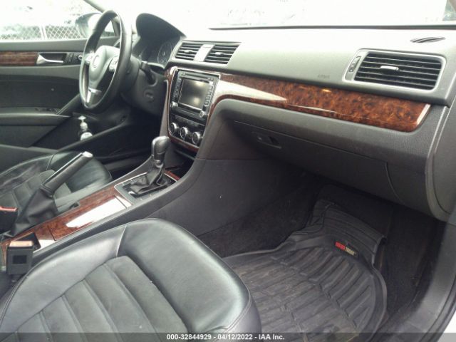 Photo 4 VIN: 1VWCM7A38CC009130 - VOLKSWAGEN PASSAT 