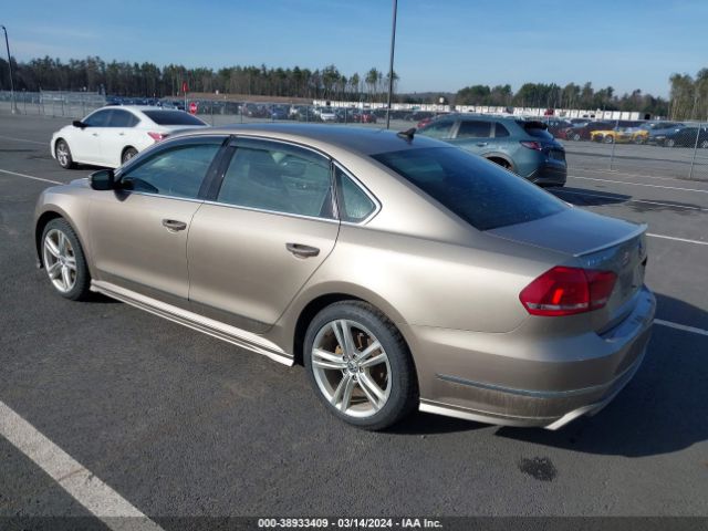 Photo 2 VIN: 1VWCM7A3XFC024877 - VOLKSWAGEN PASSAT 