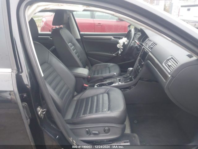 Photo 4 VIN: 1VWCM7A3XHC055307 - VOLKSWAGEN PASSAT 