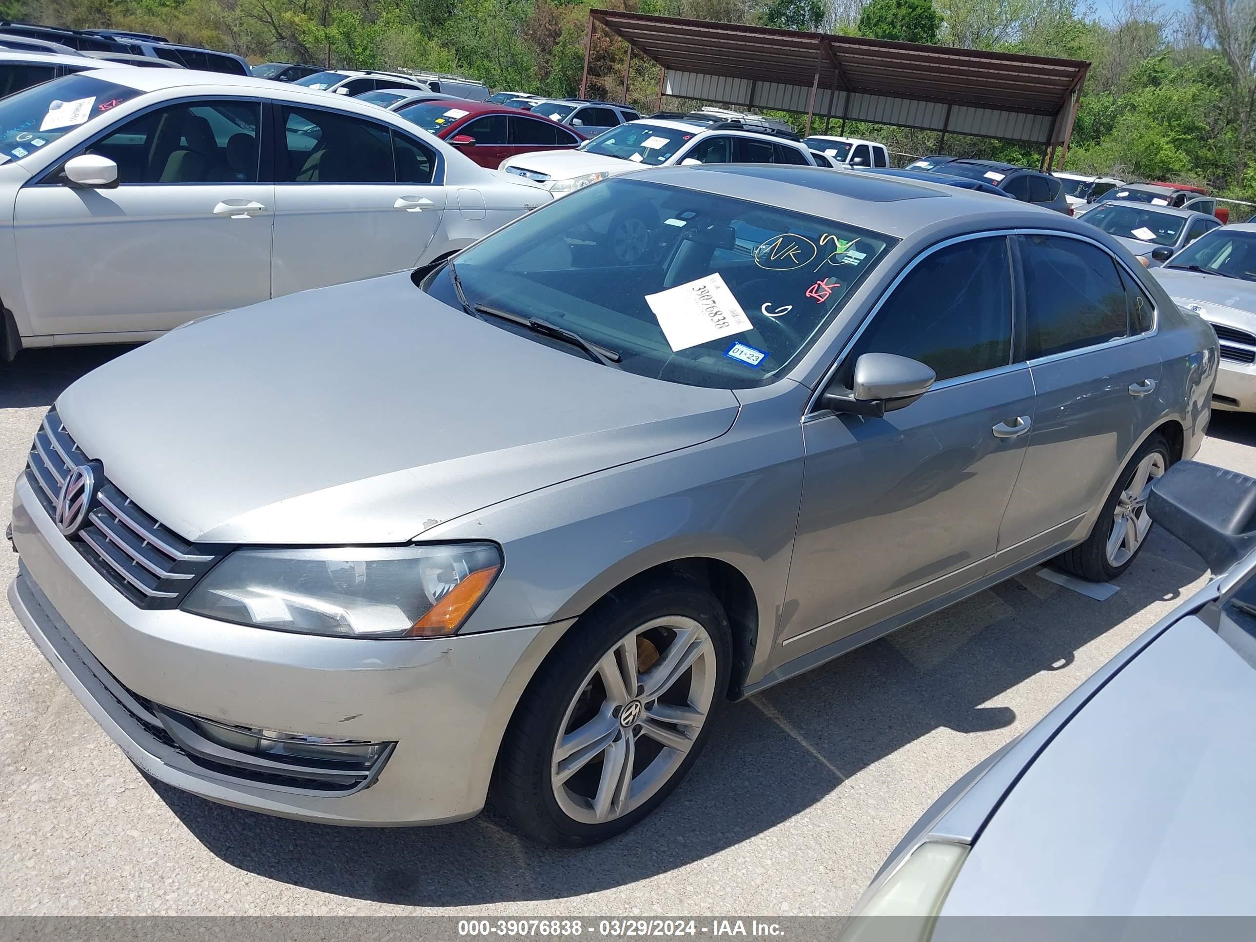 Photo 1 VIN: 1VWCN7A31CC084443 - VOLKSWAGEN PASSAT 