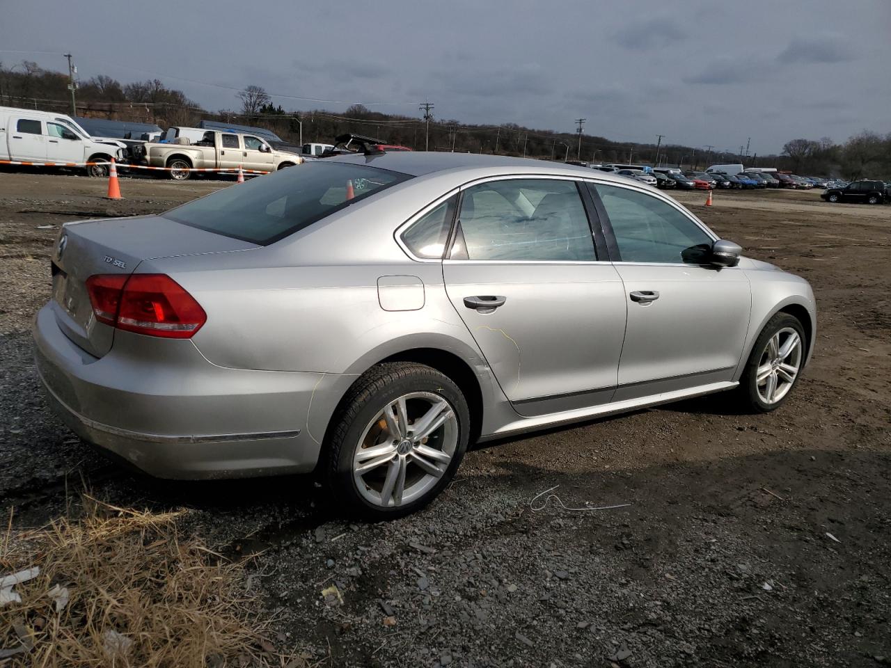 Photo 2 VIN: 1VWCN7A31DC075081 - VOLKSWAGEN PASSAT 