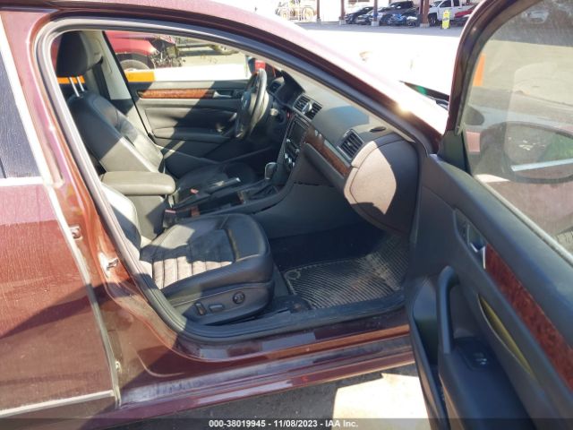 Photo 4 VIN: 1VWCN7A32CC008052 - VOLKSWAGEN PASSAT 