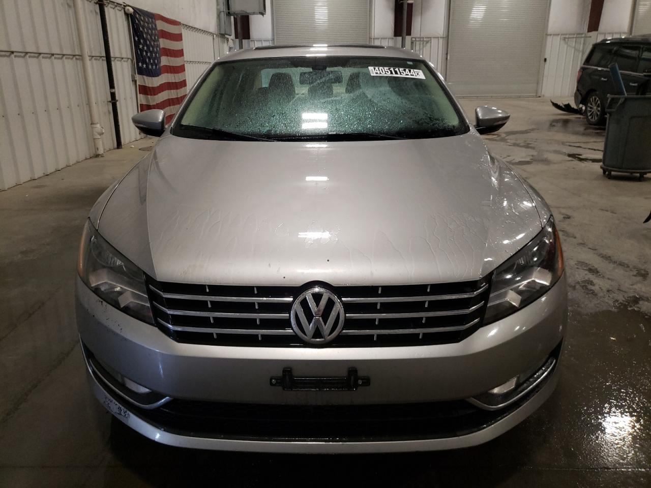 Photo 4 VIN: 1VWCN7A32CC055775 - VOLKSWAGEN PASSAT 