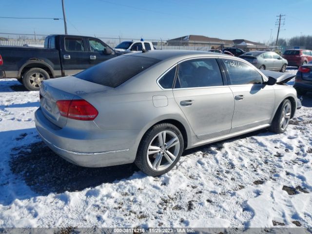 Photo 3 VIN: 1VWCN7A32CC090154 - VOLKSWAGEN PASSAT 