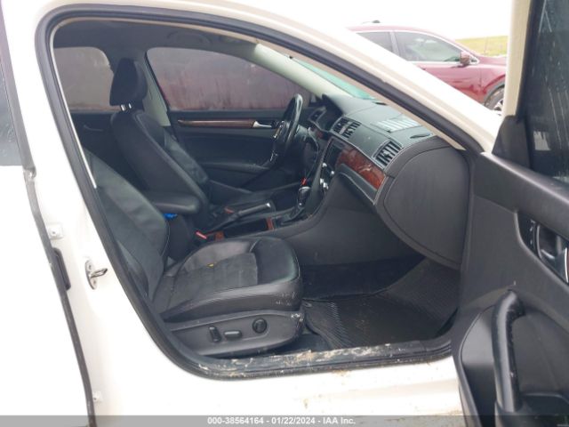 Photo 4 VIN: 1VWCN7A32CC099873 - VOLKSWAGEN PASSAT 