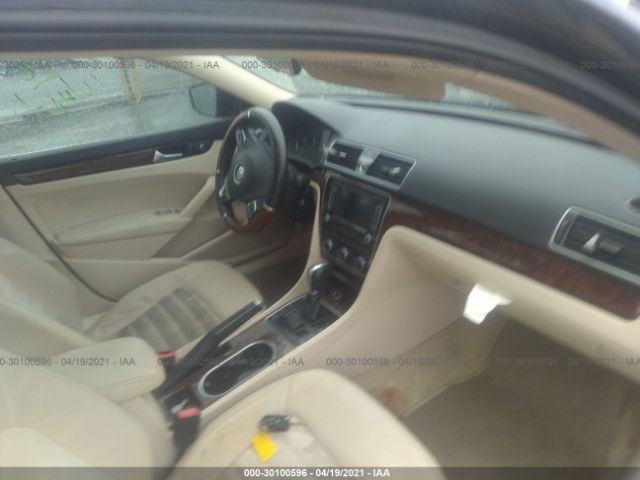 Photo 4 VIN: 1VWCN7A32DC128001 - VOLKSWAGEN PASSAT 