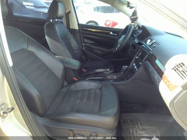 Photo 4 VIN: 1VWCN7A32EC060011 - VOLKSWAGEN PASSAT 