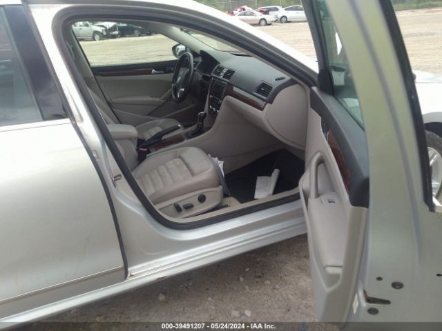 Photo 4 VIN: 1VWCN7A33CC039018 - VOLKSWAGEN PASSAT 