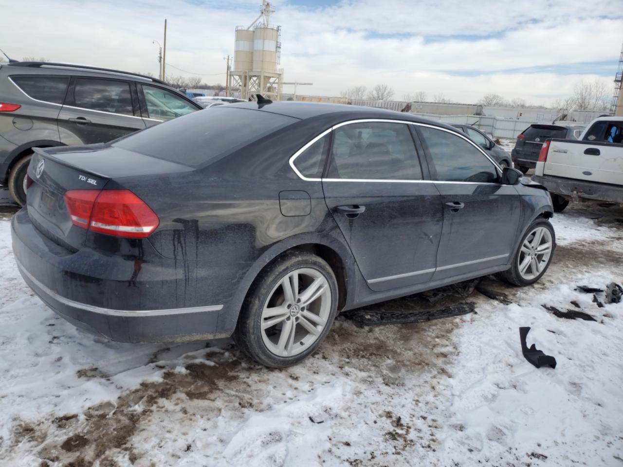 Photo 2 VIN: 1VWCN7A33DC107545 - VOLKSWAGEN PASSAT 