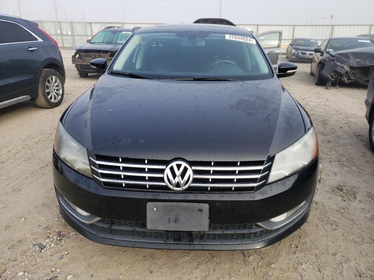 Photo 4 VIN: 1VWCN7A34DC050823 - VOLKSWAGEN PASSAT 