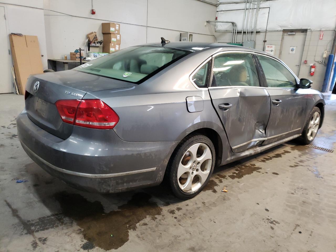 Photo 2 VIN: 1VWCN7A35DC098976 - VOLKSWAGEN PASSAT 