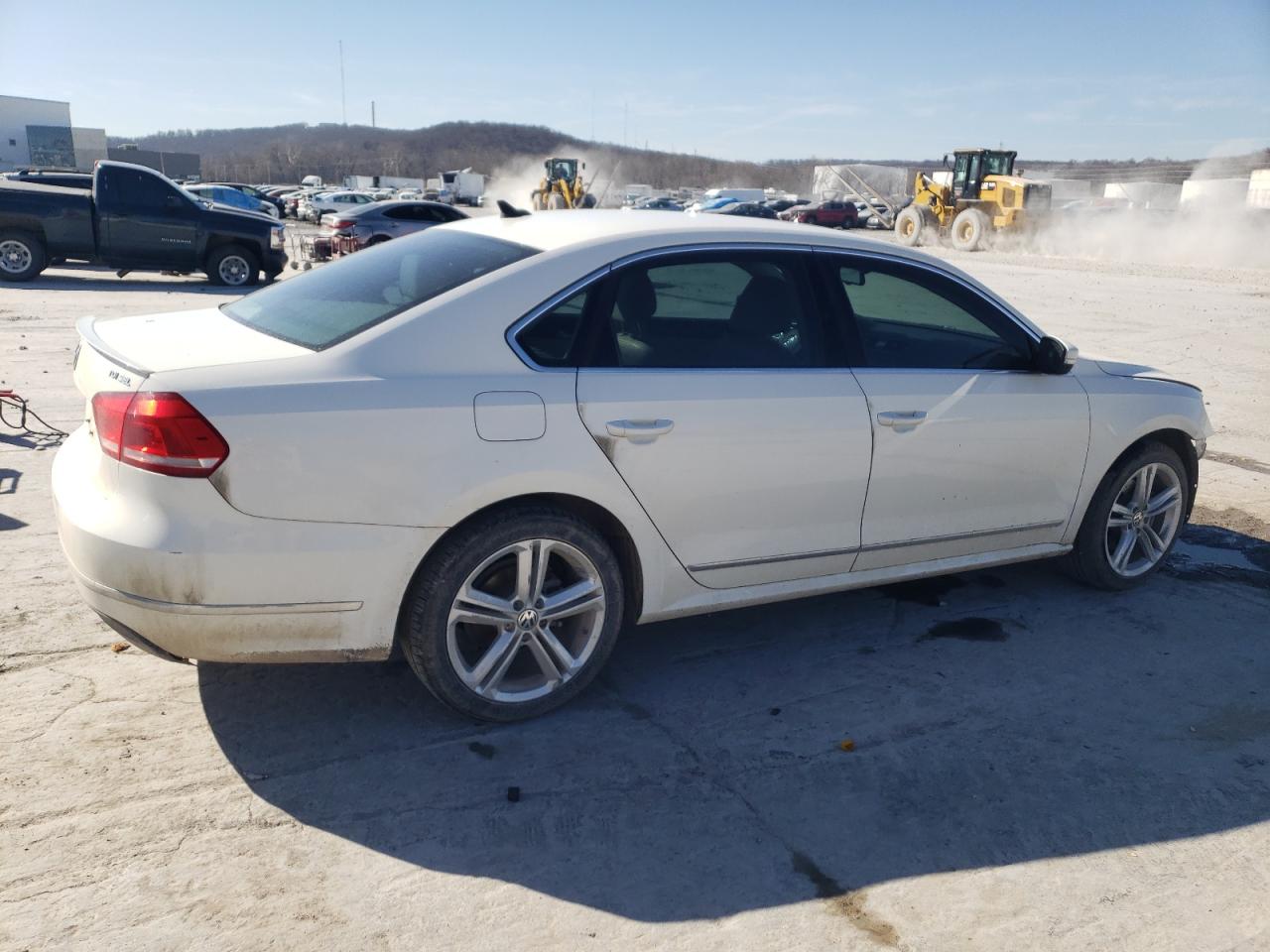 Photo 2 VIN: 1VWCN7A35EC110254 - VOLKSWAGEN PASSAT 