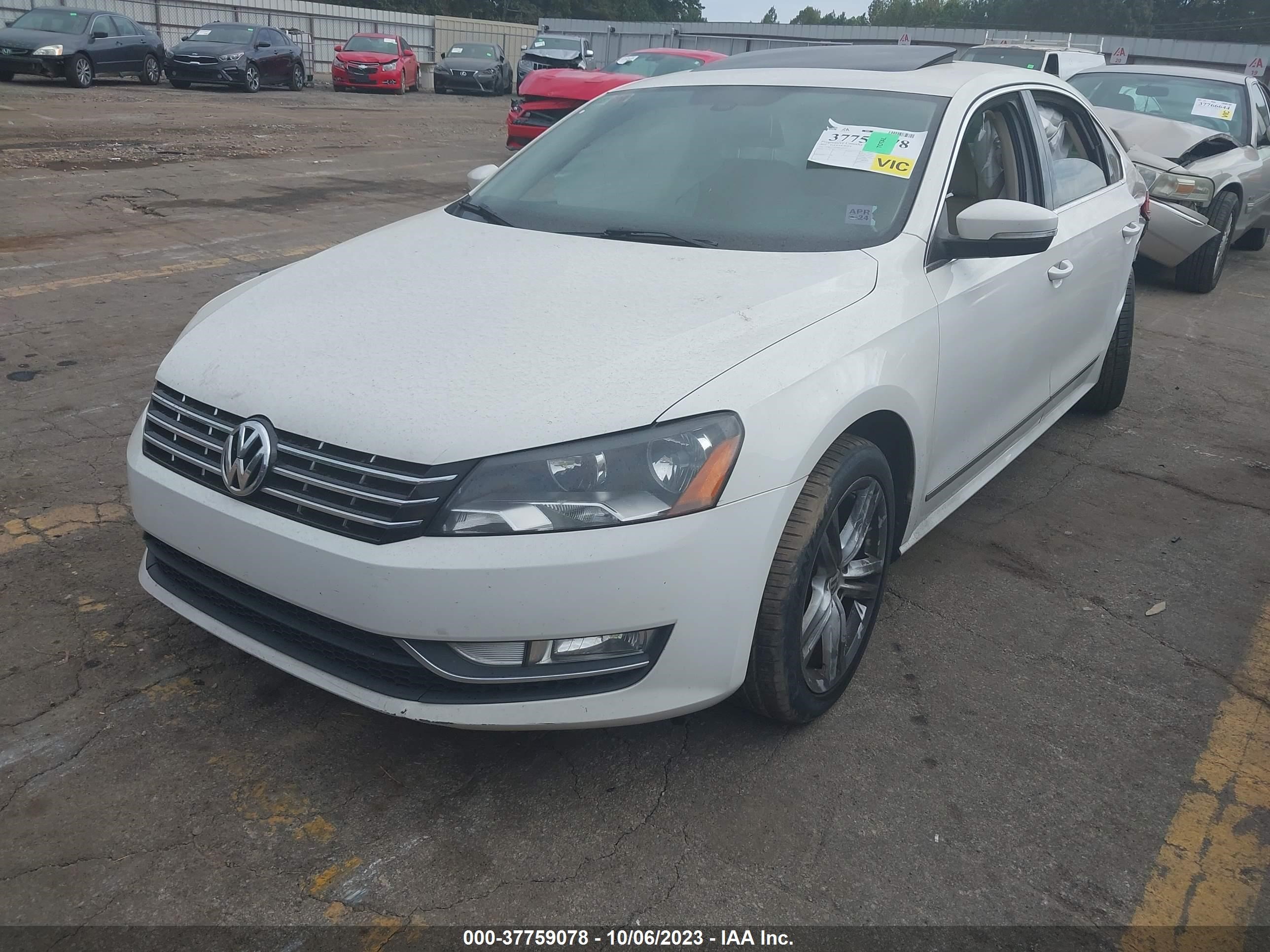 Photo 1 VIN: 1VWCN7A37DC131525 - VOLKSWAGEN PASSAT 