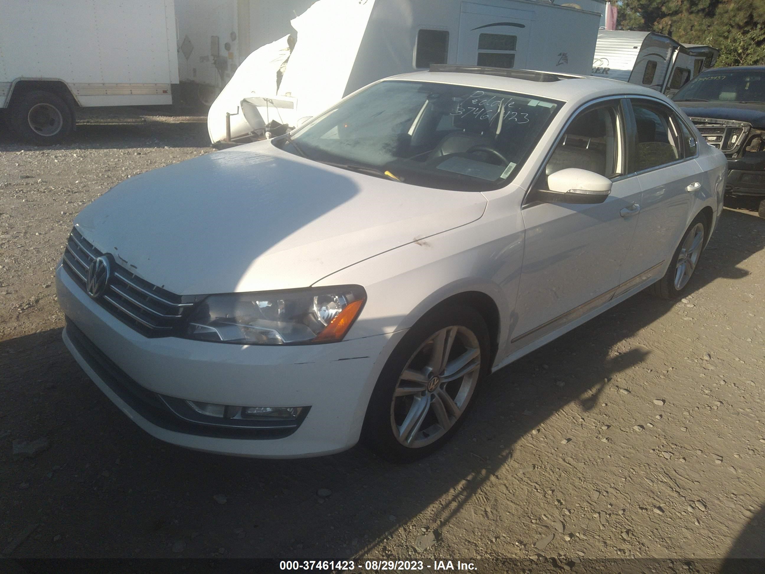 Photo 1 VIN: 1VWCN7A39DC142302 - VOLKSWAGEN PASSAT 