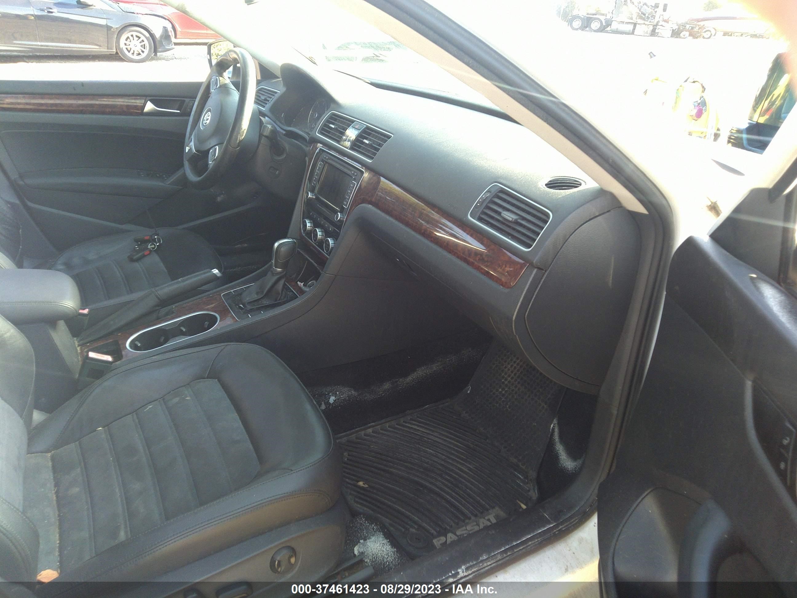 Photo 4 VIN: 1VWCN7A39DC142302 - VOLKSWAGEN PASSAT 