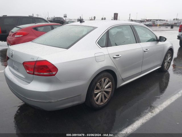 Photo 3 VIN: 1VWCP7A37CC084439 - VOLKSWAGEN PASSAT 