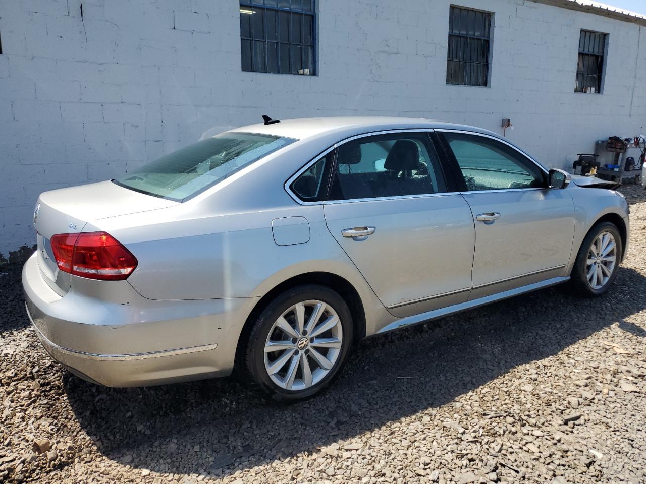 Photo 2 VIN: 1VWCP7A39DC091619 - VOLKSWAGEN PASSAT 