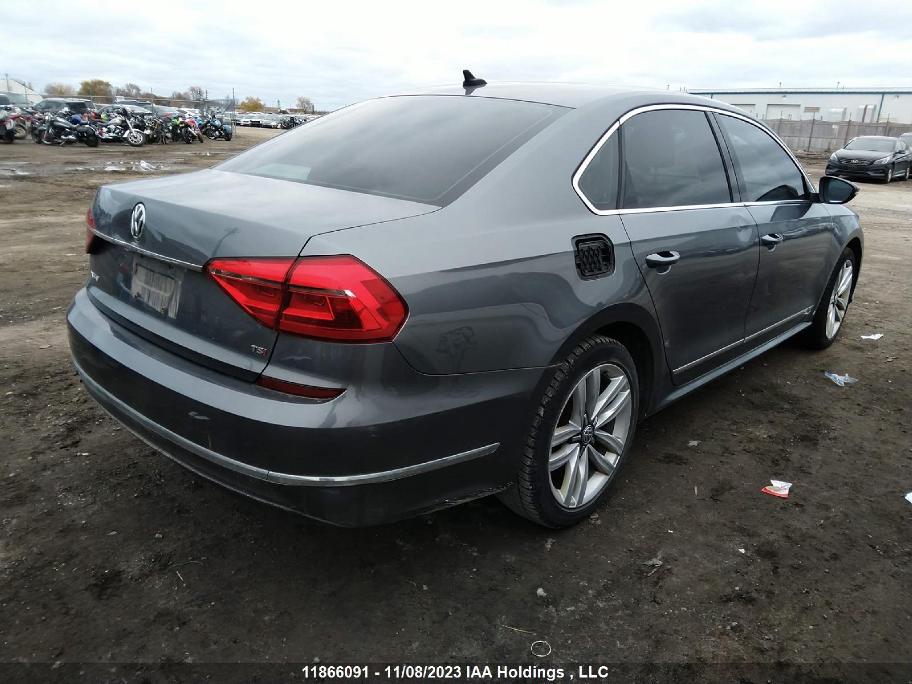 Photo 3 VIN: 1VWCS7A34GC018418 - VOLKSWAGEN PASSAT 