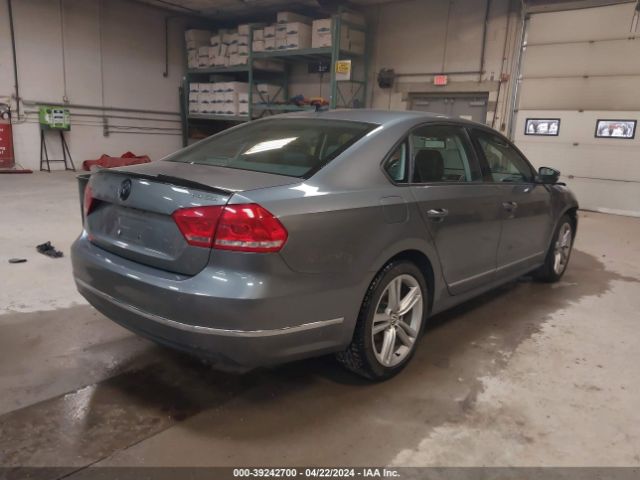 Photo 3 VIN: 1VWCT7A30FC056093 - VOLKSWAGEN PASSAT 