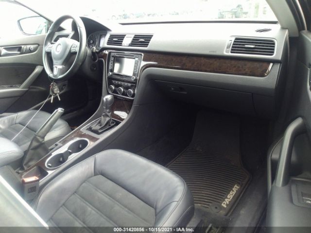 Photo 4 VIN: 1VWCT7A32EC092401 - VOLKSWAGEN PASSAT 