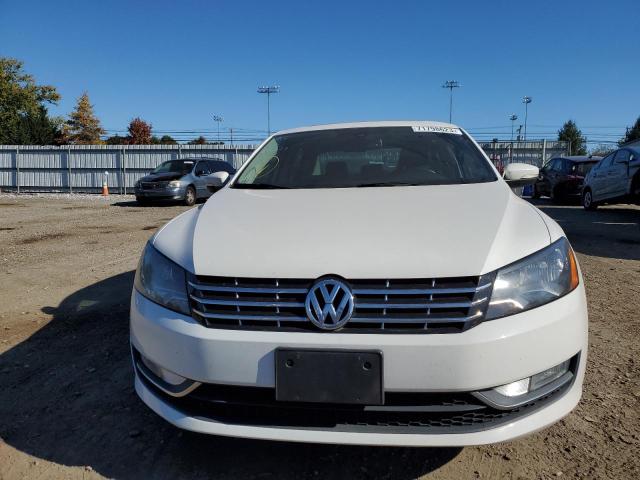 Photo 4 VIN: 1VWCT7A34FC014672 - VOLKSWAGEN PASSAT 