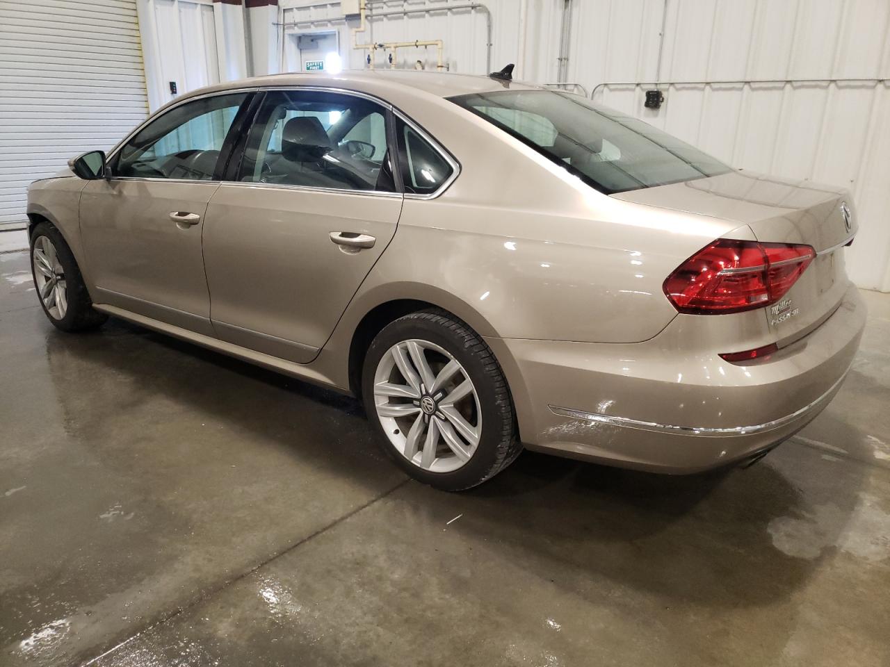 Photo 1 VIN: 1VWCT7A38GC065447 - VOLKSWAGEN PASSAT 