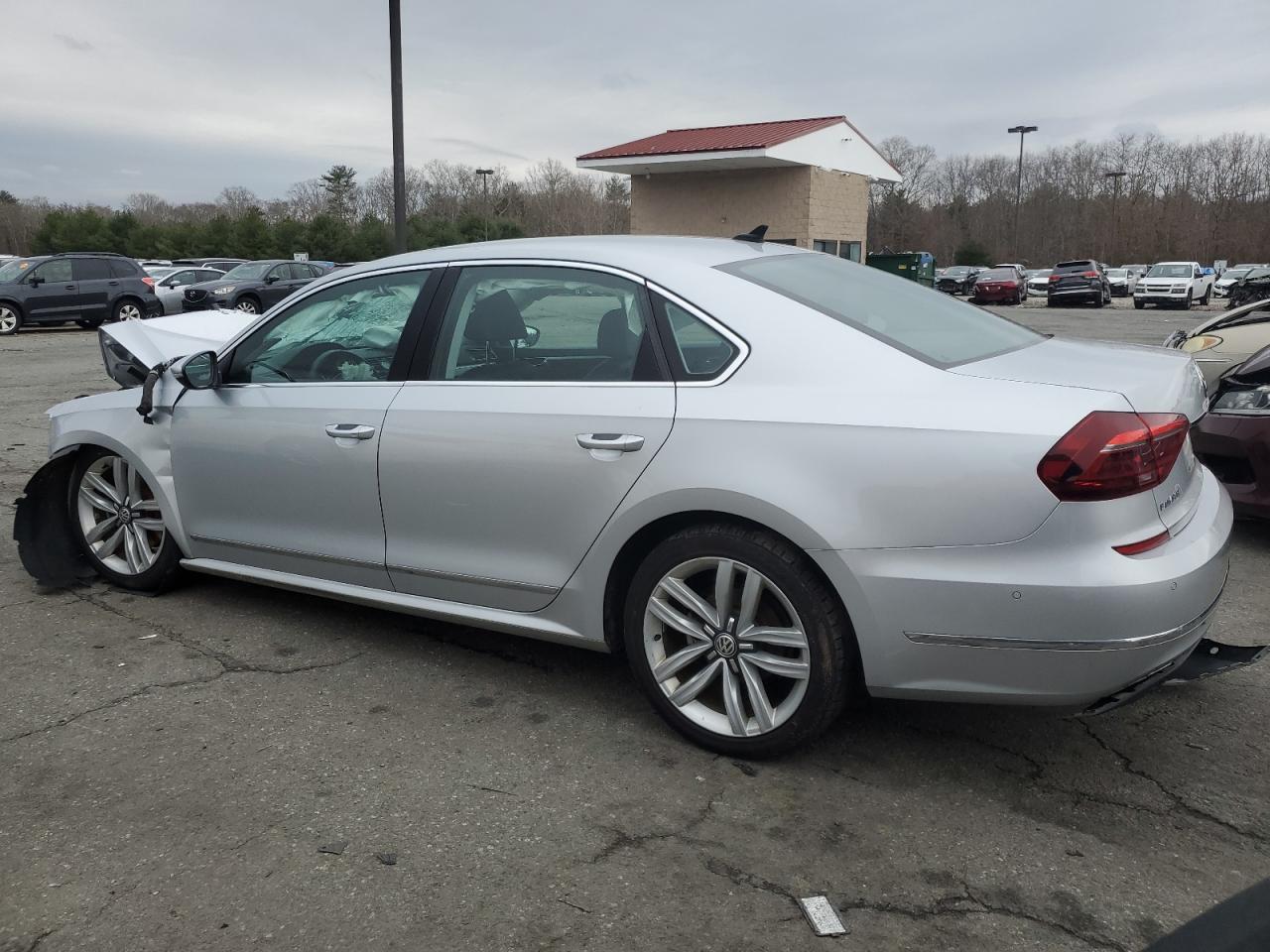 Photo 1 VIN: 1VWCT7A38HC062601 - VOLKSWAGEN PASSAT 