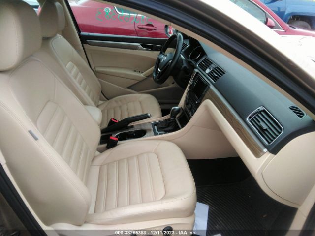 Photo 4 VIN: 1VWCT7A3XGC069466 - VOLKSWAGEN PASSAT 