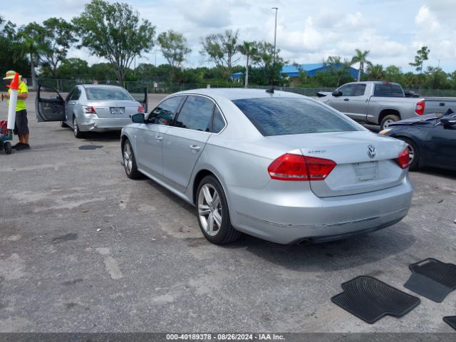 Photo 2 VIN: 1VWCV7A31FC033500 - VOLKSWAGEN PASSAT 