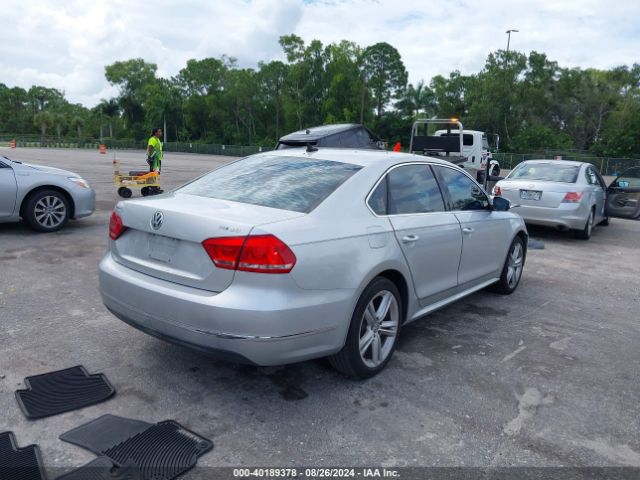 Photo 3 VIN: 1VWCV7A31FC033500 - VOLKSWAGEN PASSAT 