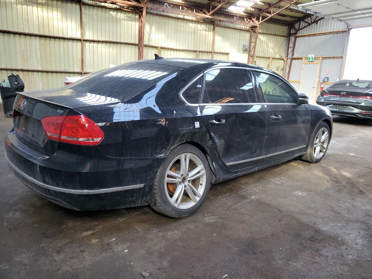 Photo 2 VIN: 1VWCV7A31FC062950 - VOLKSWAGEN PASSAT 