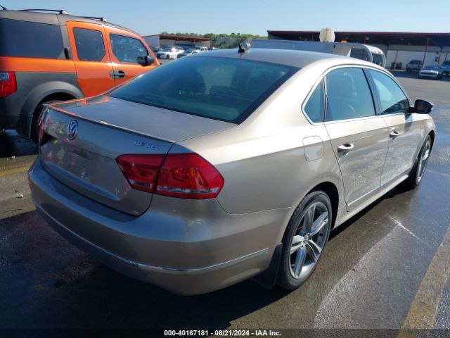 Photo 3 VIN: 1VWCV7A32FC041136 - VOLKSWAGEN PASSAT 