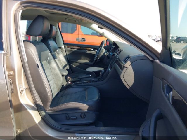 Photo 4 VIN: 1VWCV7A32FC041136 - VOLKSWAGEN PASSAT 