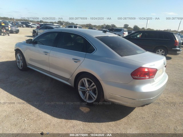 Photo 2 VIN: 1VWCV7A32FC049933 - VOLKSWAGEN PASSAT 