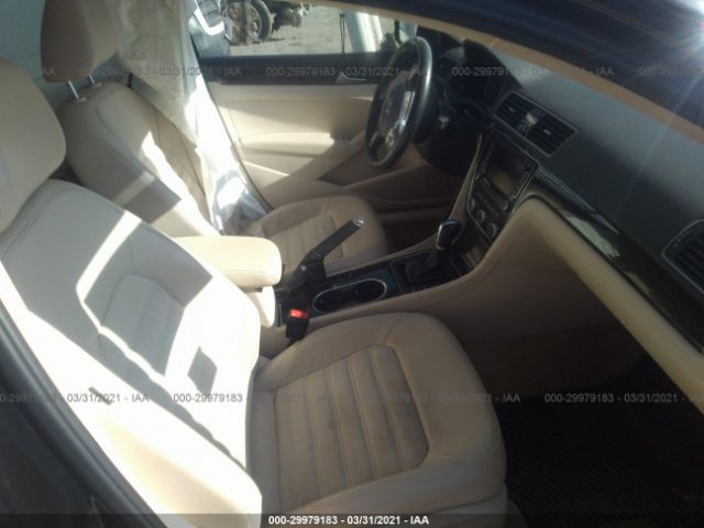 Photo 4 VIN: 1VWCV7A32FC083273 - VOLKSWAGEN PASSAT 