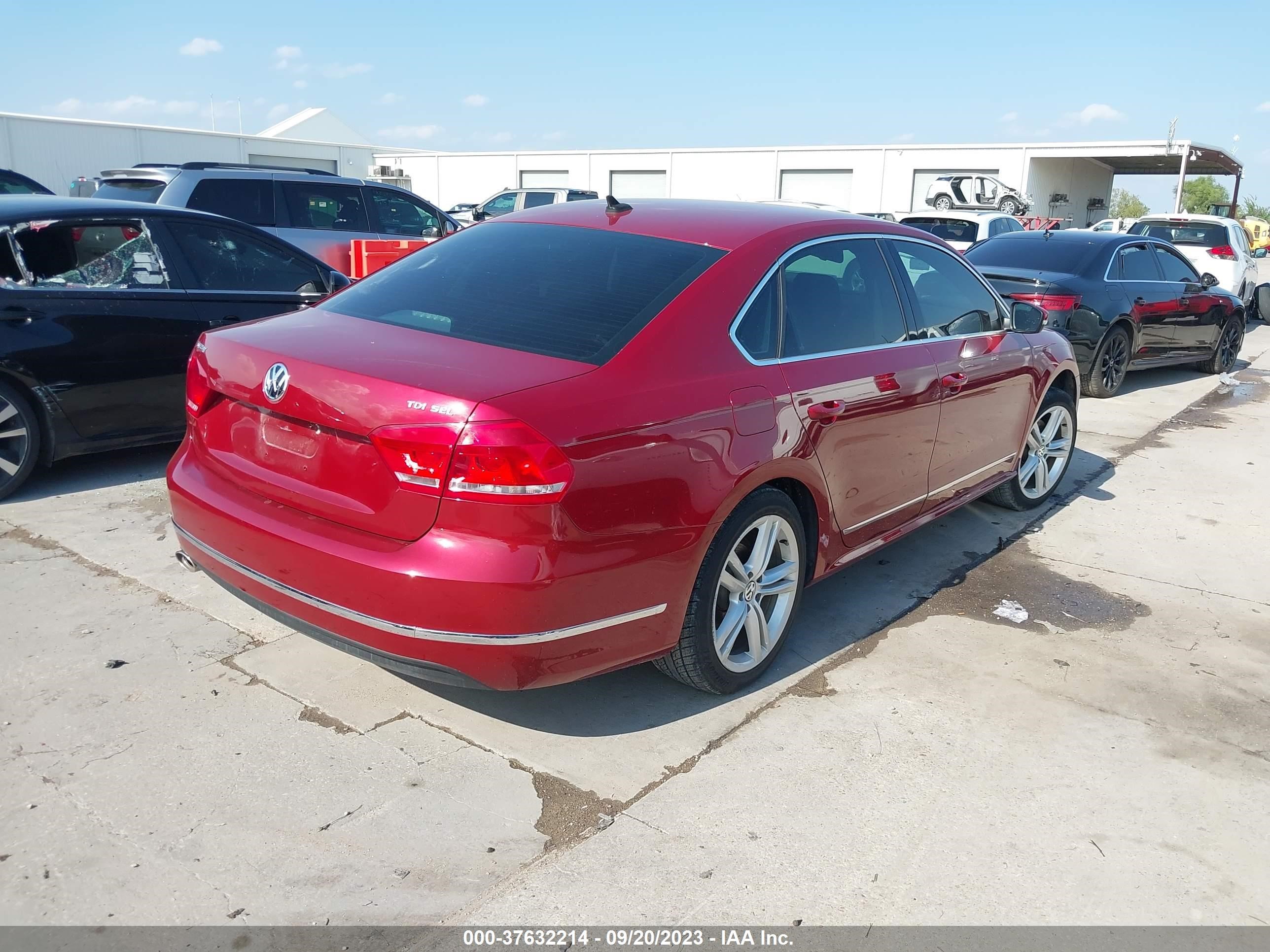 Photo 3 VIN: 1VWCV7A32FC103179 - VOLKSWAGEN PASSAT 