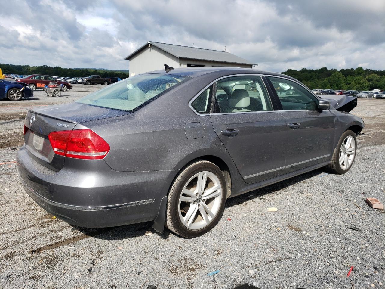 Photo 2 VIN: 1VWCV7A36FC053080 - VOLKSWAGEN PASSAT 