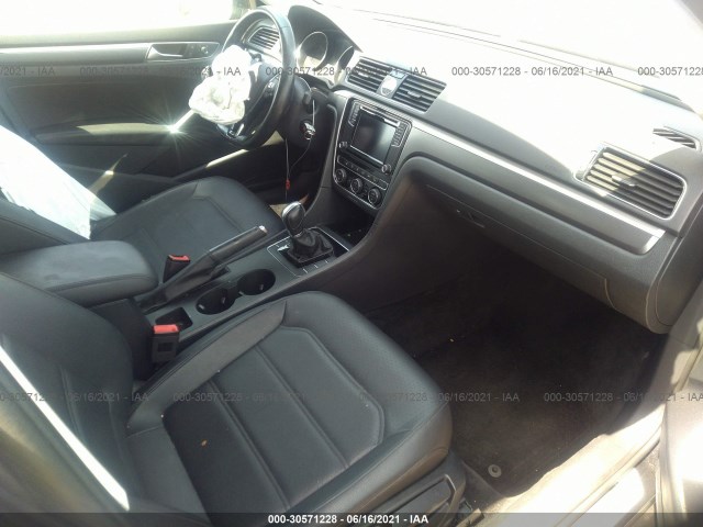 Photo 4 VIN: 1VWDT7A30HC069952 - VOLKSWAGEN PASSAT 