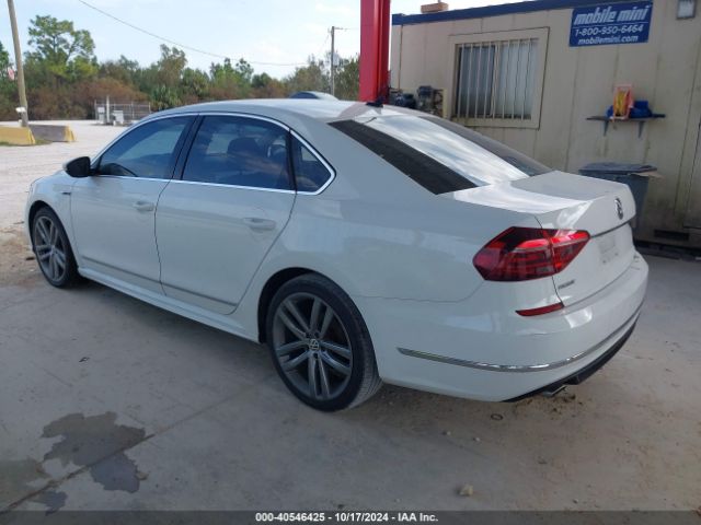 Photo 2 VIN: 1VWDT7A30HC073550 - VOLKSWAGEN PASSAT 