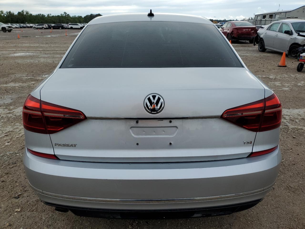 Photo 5 VIN: 1VWDT7A31HC010750 - VOLKSWAGEN PASSAT 