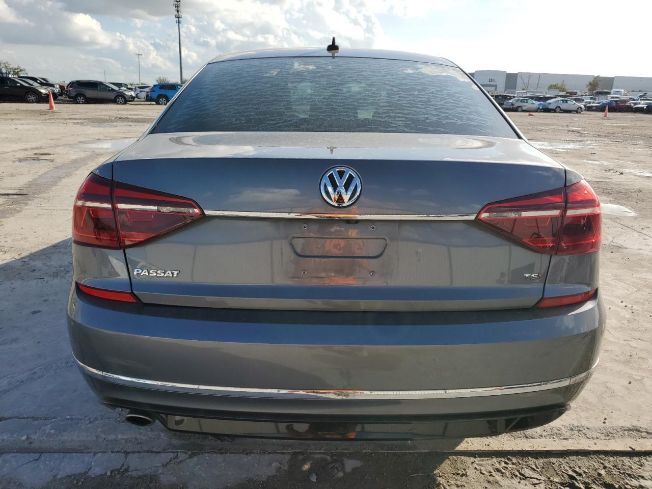 Photo 5 VIN: 1VWDT7A31HC073864 - VOLKSWAGEN PASSAT 